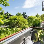 Apartman Wlochy Popularna Charming By Bookinghost Varsó