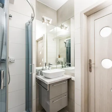 Appartement Wlochy Popularna Charming By Bookinghost *