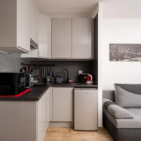 Wlochy Popularna Charming By Bookinghost Apartman Varsó