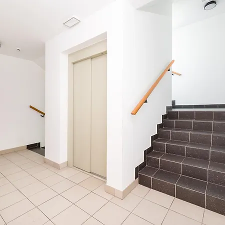 Wlochy Popularna Charming By Bookinghost * Varšava