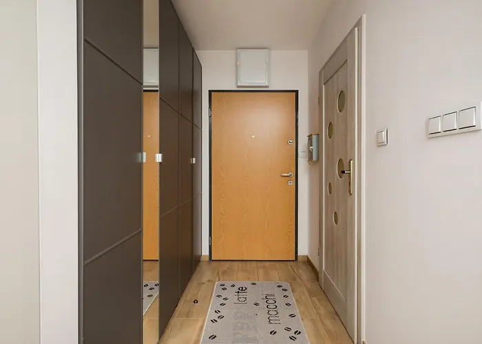 Wlochy Popularna Charming By Bookinghost