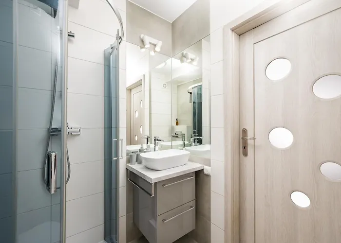 Apartman Wlochy Popularna Charming By Bookinghost *